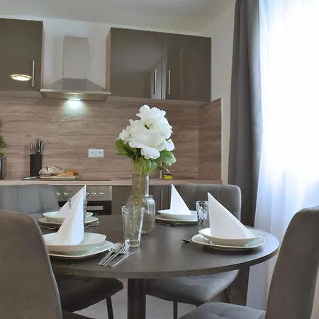 Holiday&stay, Relax, Kueche, 85zoll Tv, Wlan Apartment Weingarten (Wuerttemberg)